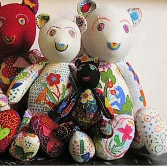 None Other - COLORFULLY CRAFTY TEDDY BEAR. UNIQUE & RARE COLLECTOR BEAR . Very good condition